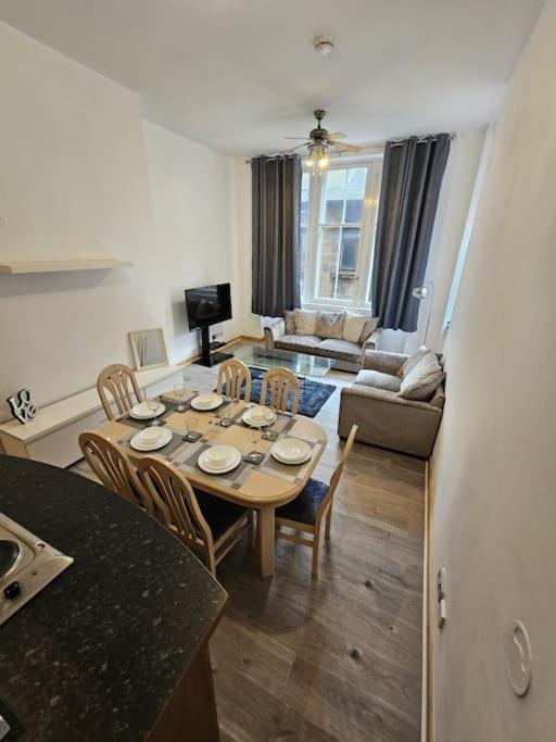65 Renfield St 2 Bed Apartment Glasgow Dış mekan fotoğraf